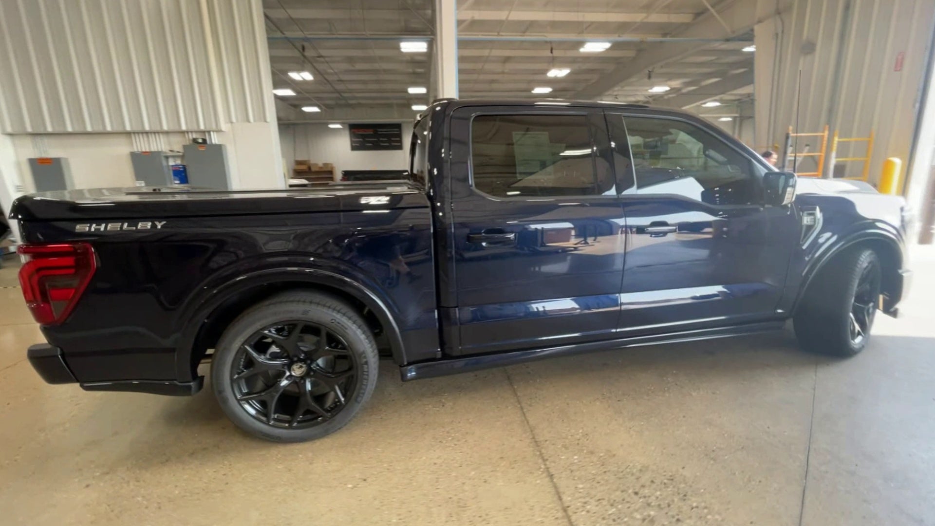 Vehicle Image 9