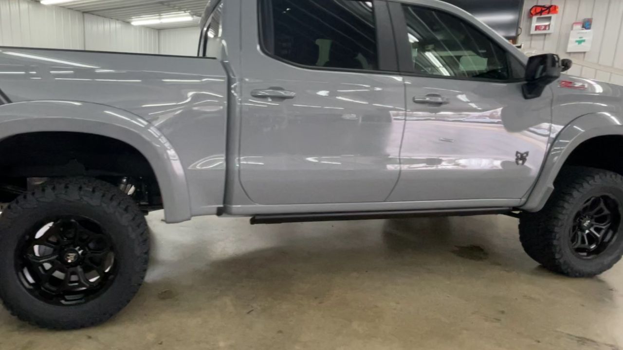 Vehicle Image 9