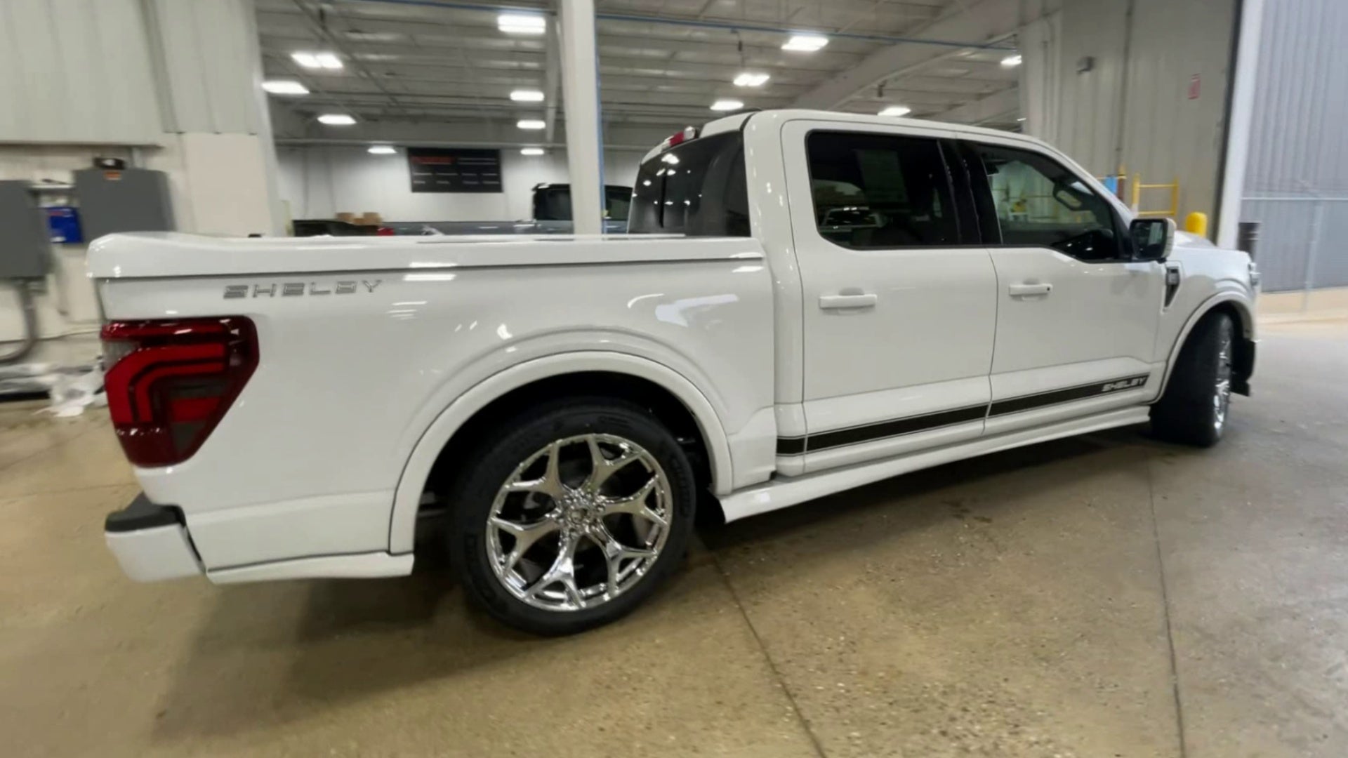 Vehicle Image 9