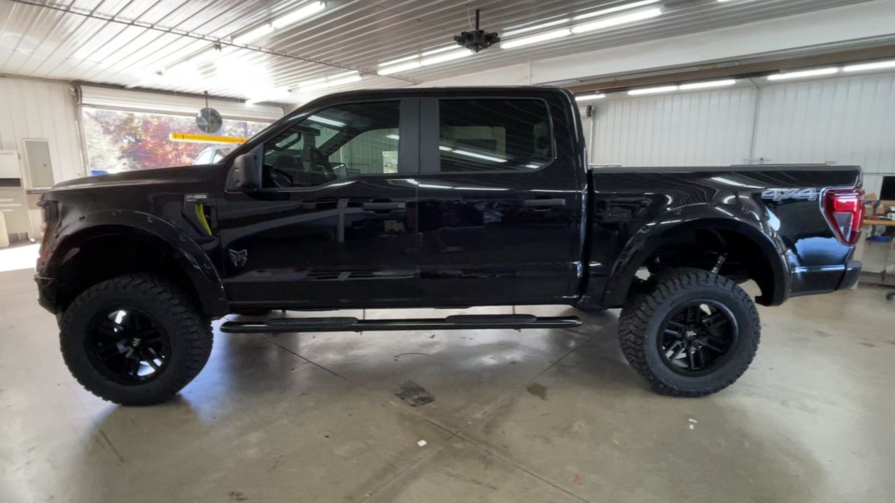 Vehicle Image 8