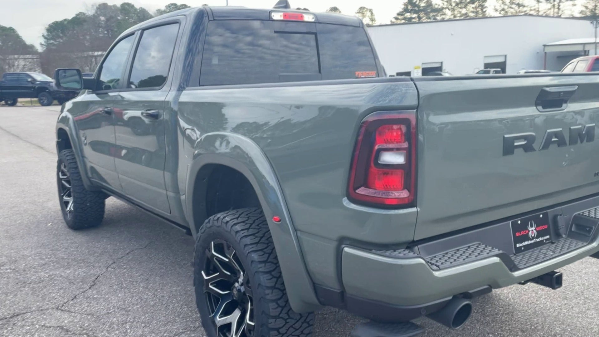 Vehicle Image 9