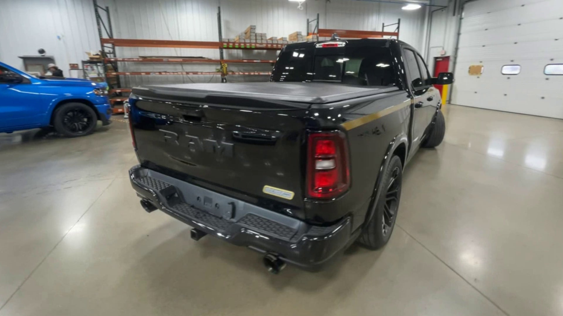 Vehicle Image 9