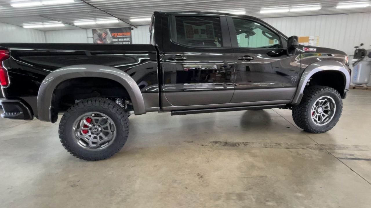 Vehicle Image 9