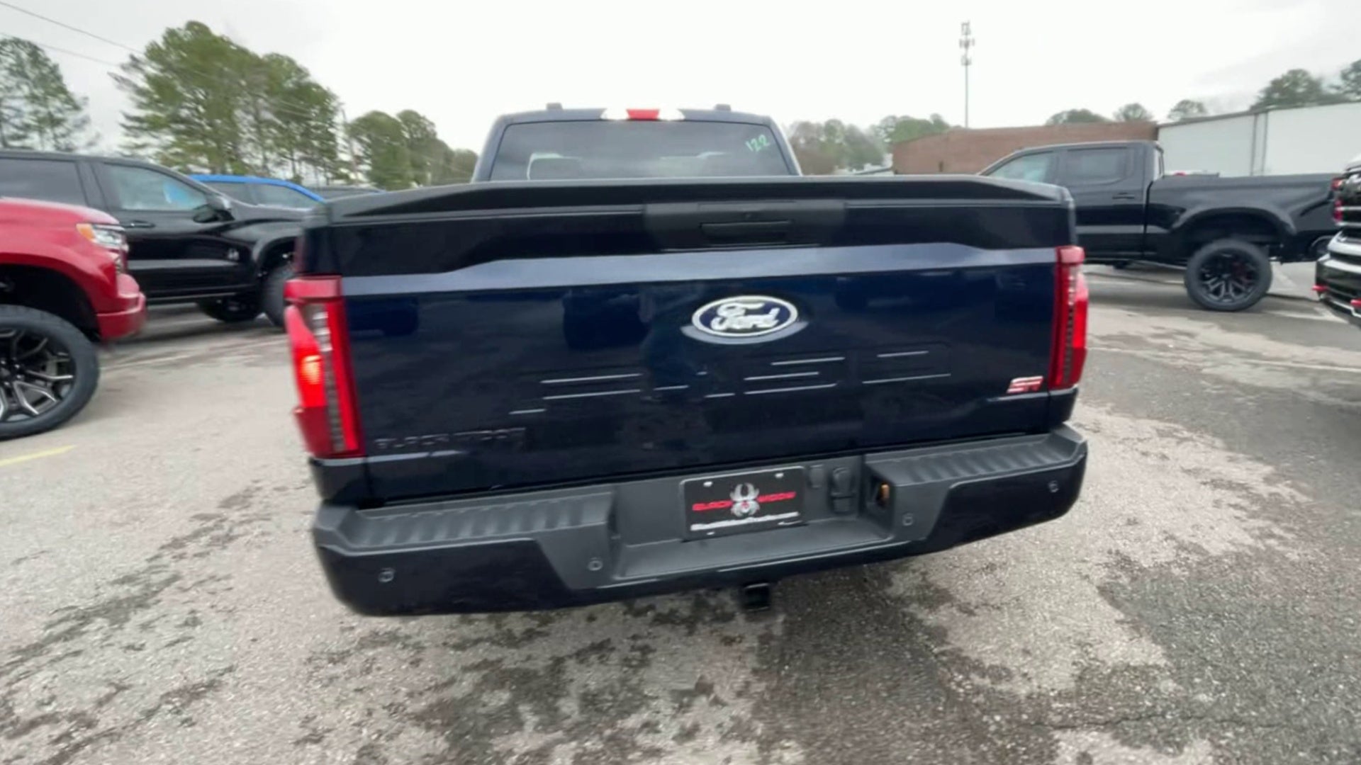 Vehicle Image 9