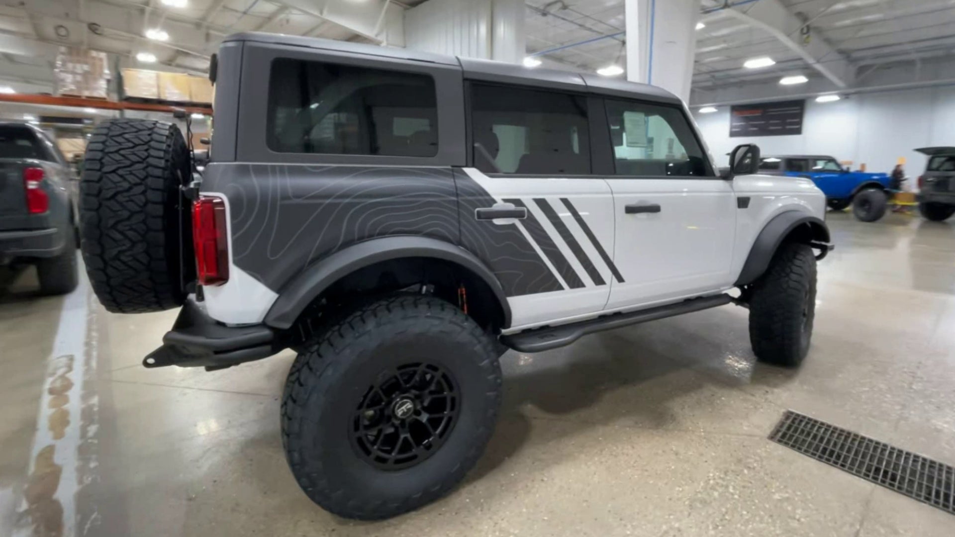 Vehicle Image 8