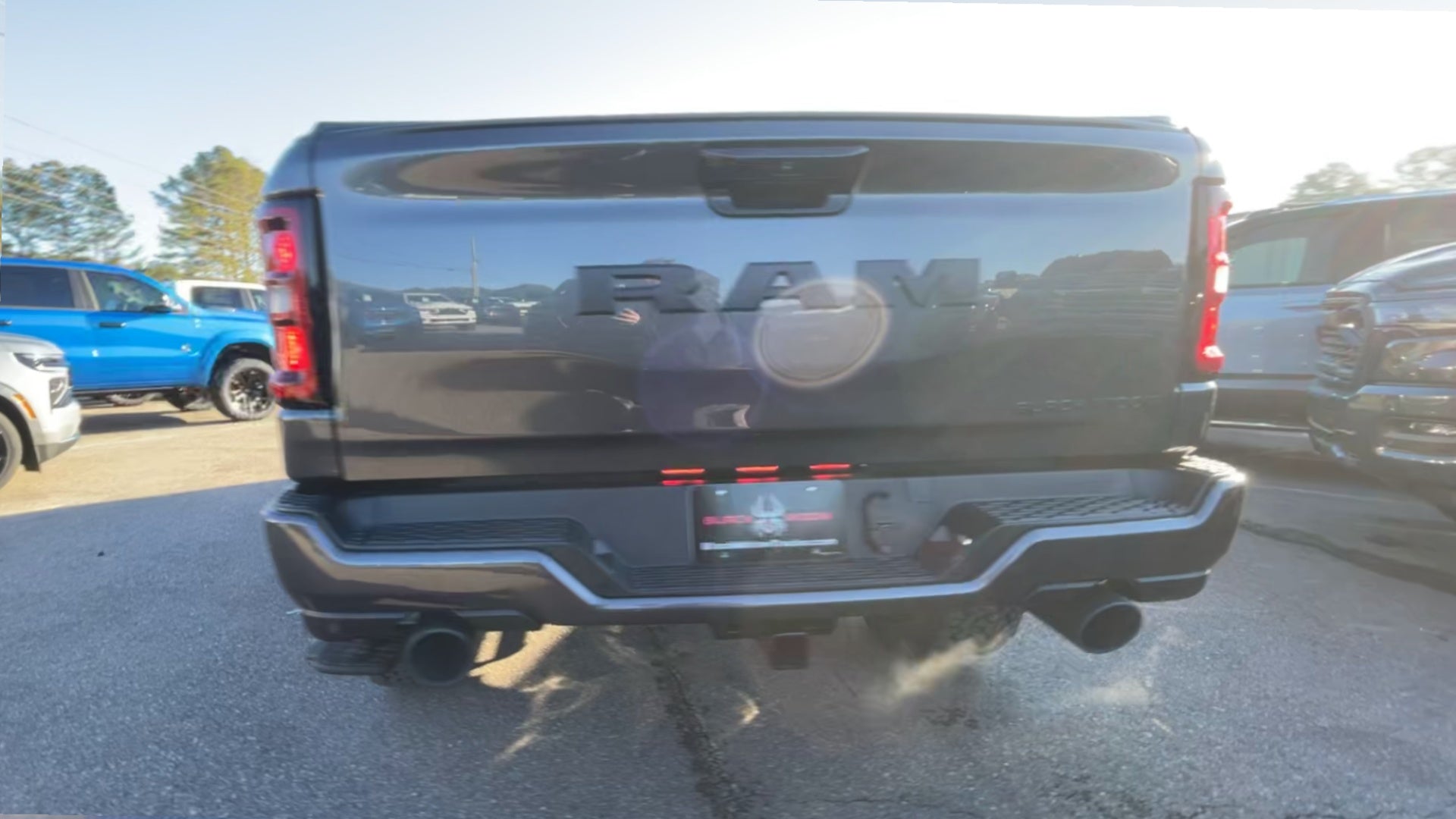 Vehicle Image 9