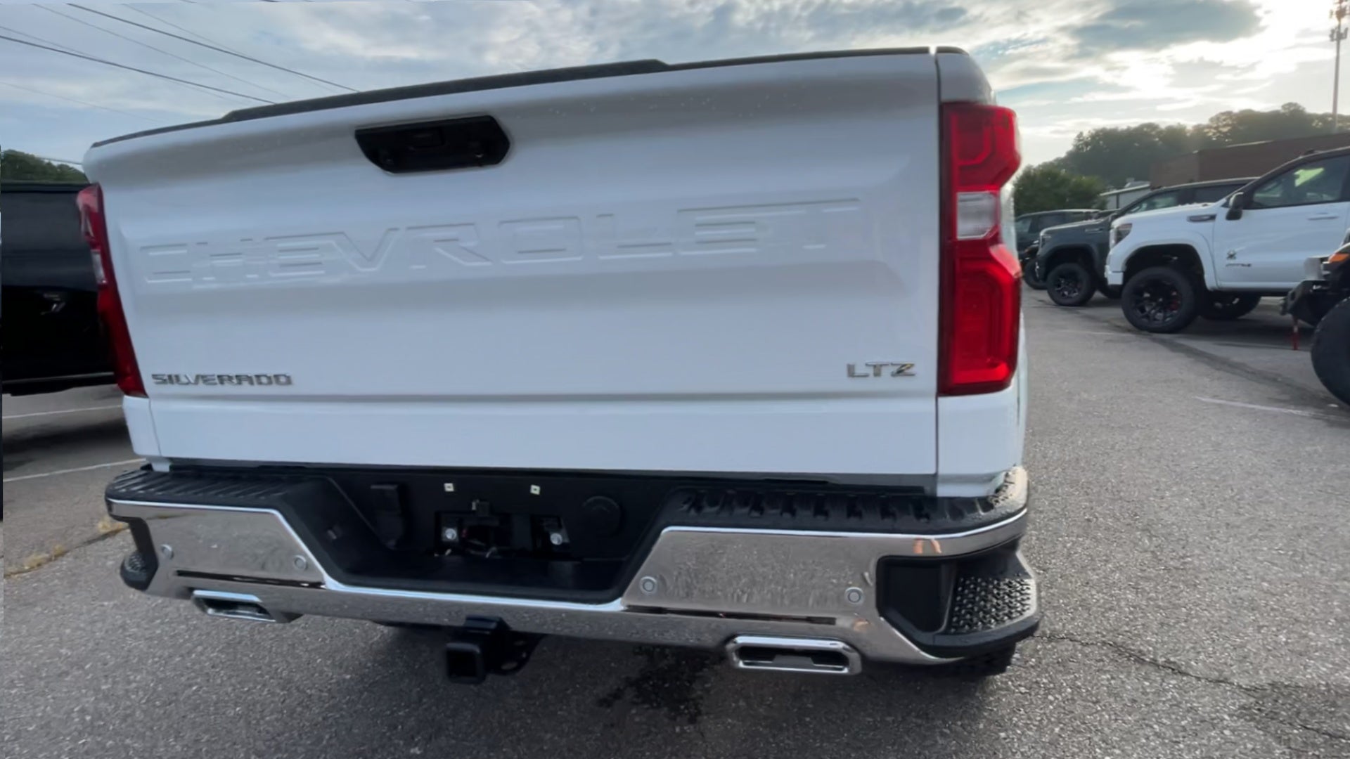 Vehicle Image 9