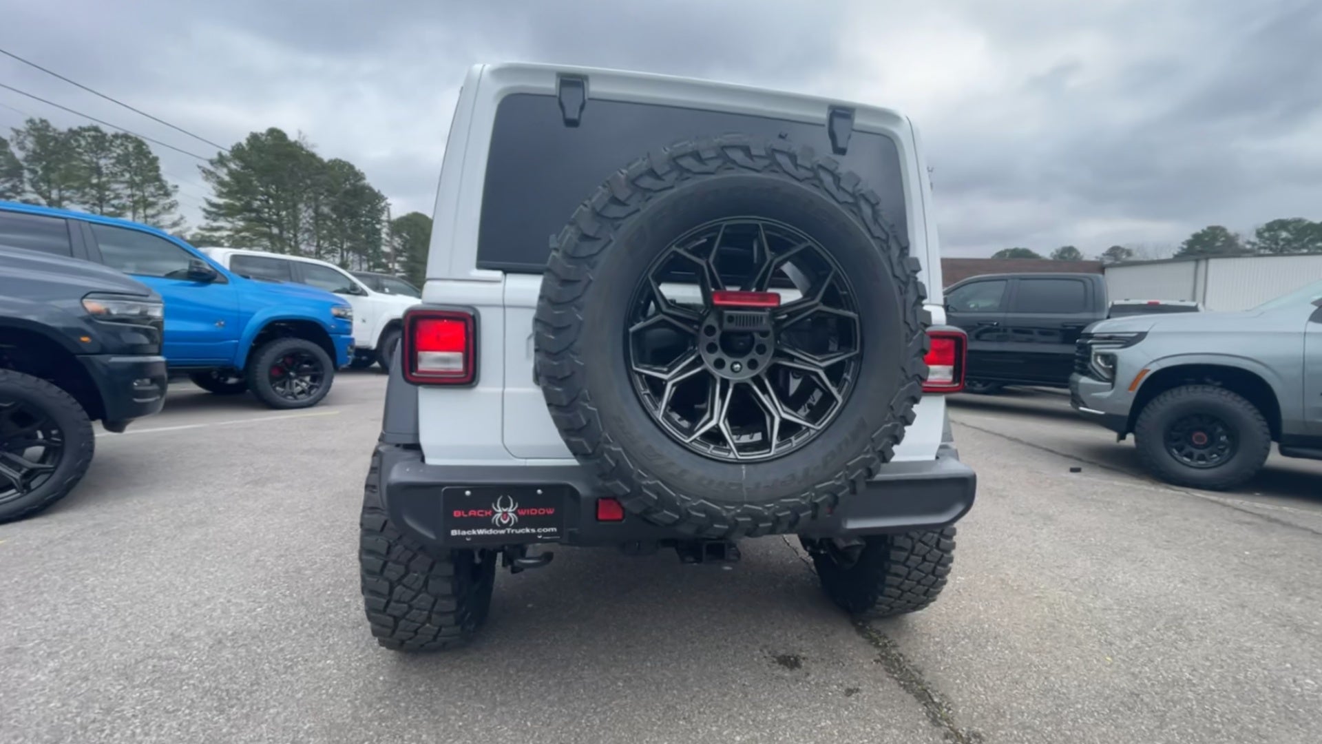 Vehicle Image 9