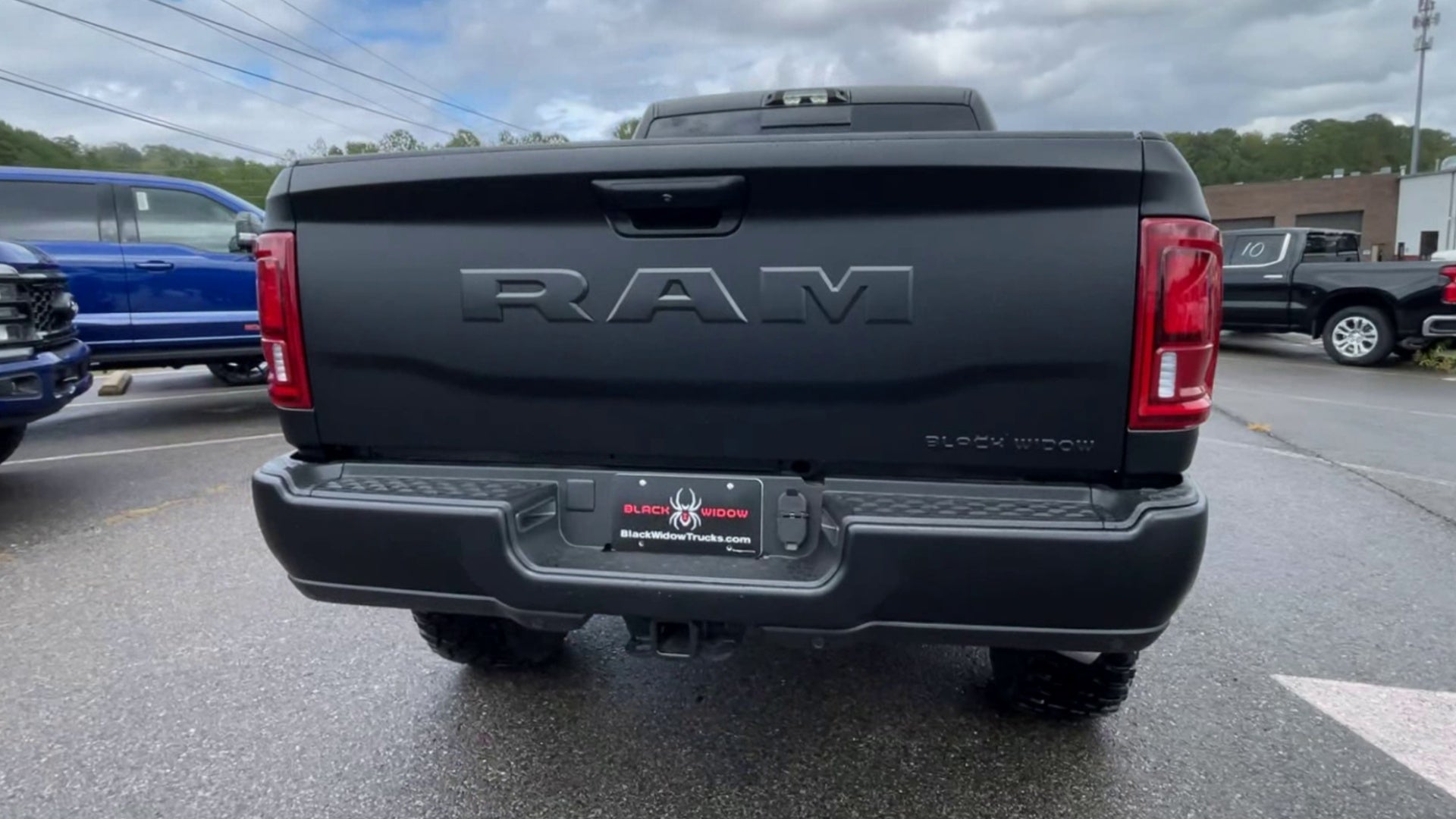 Vehicle Image 9