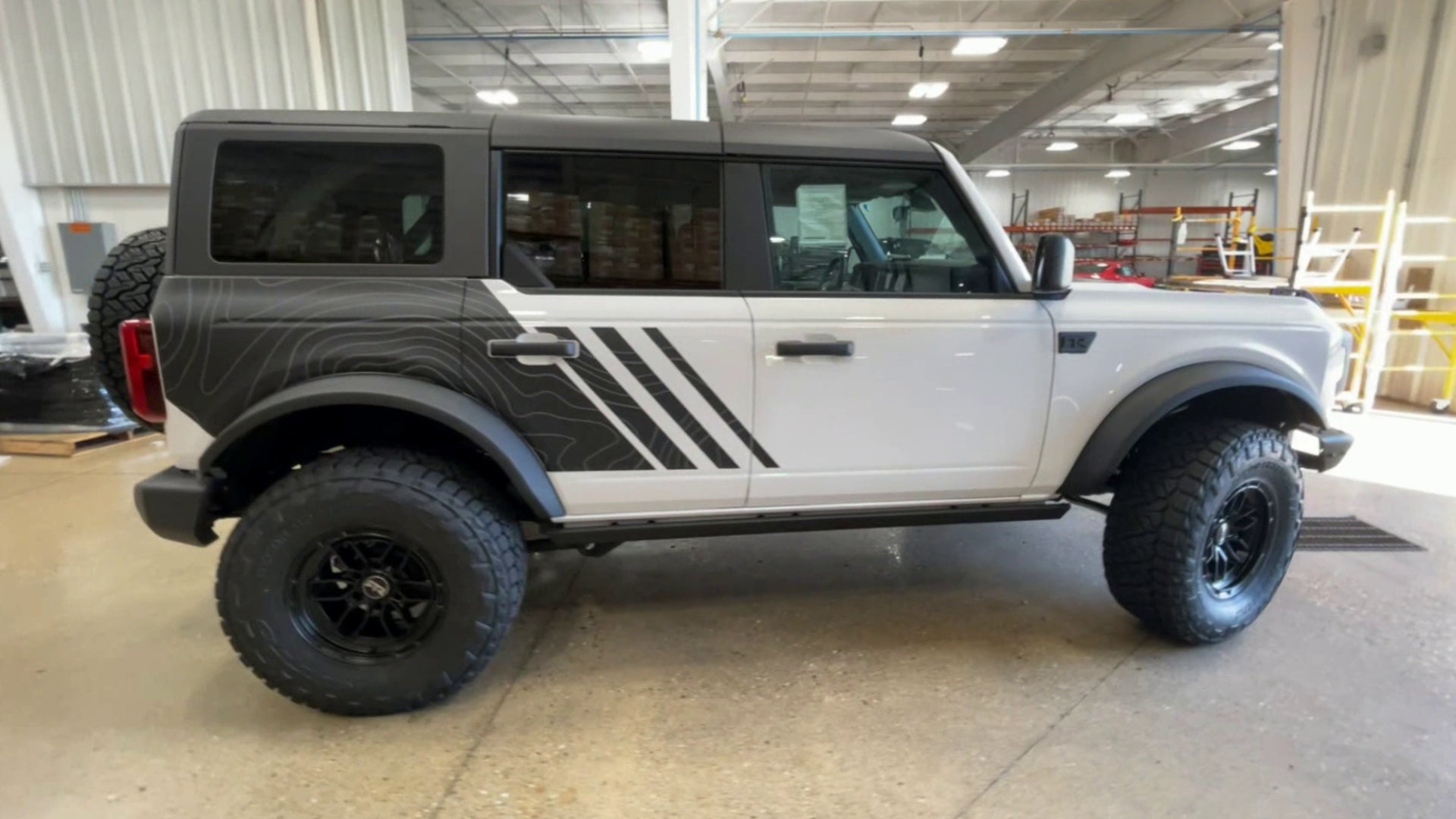 Vehicle Image 9