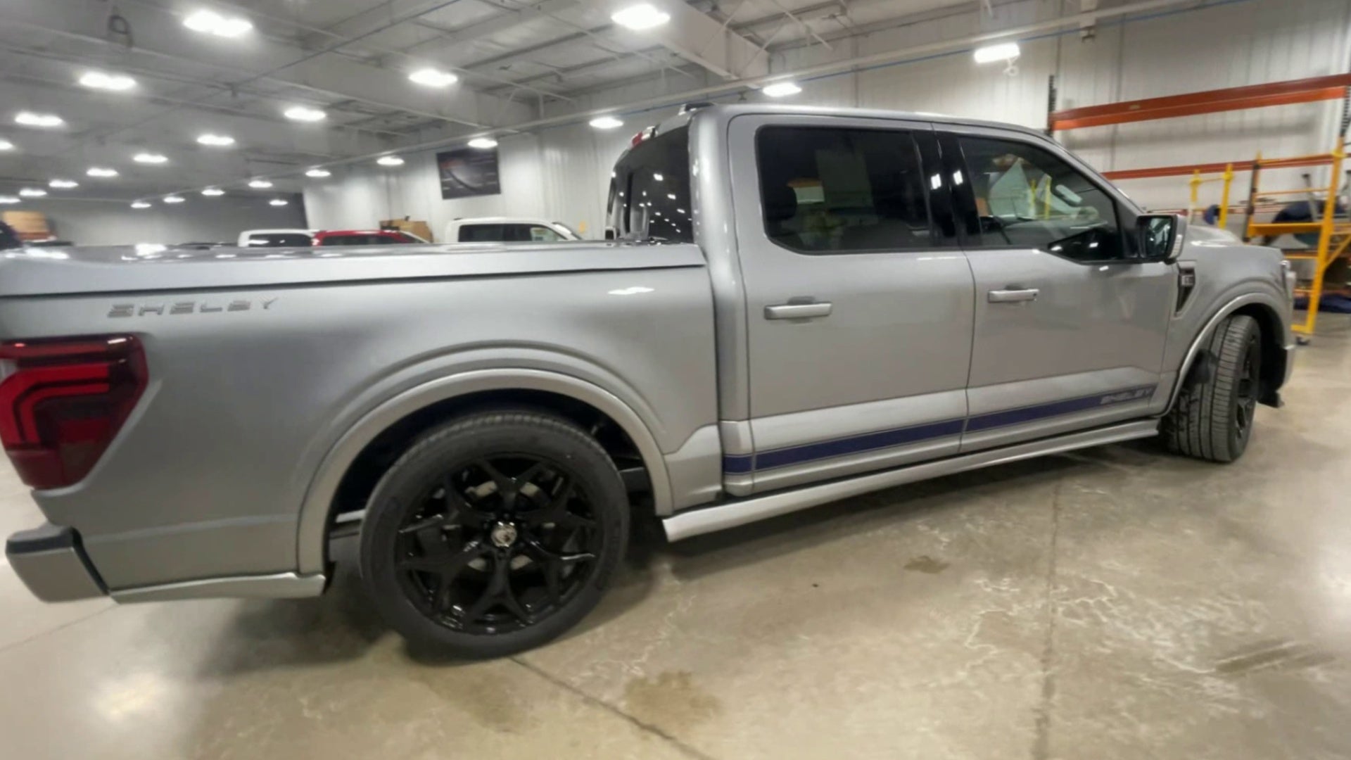 Vehicle Image 9