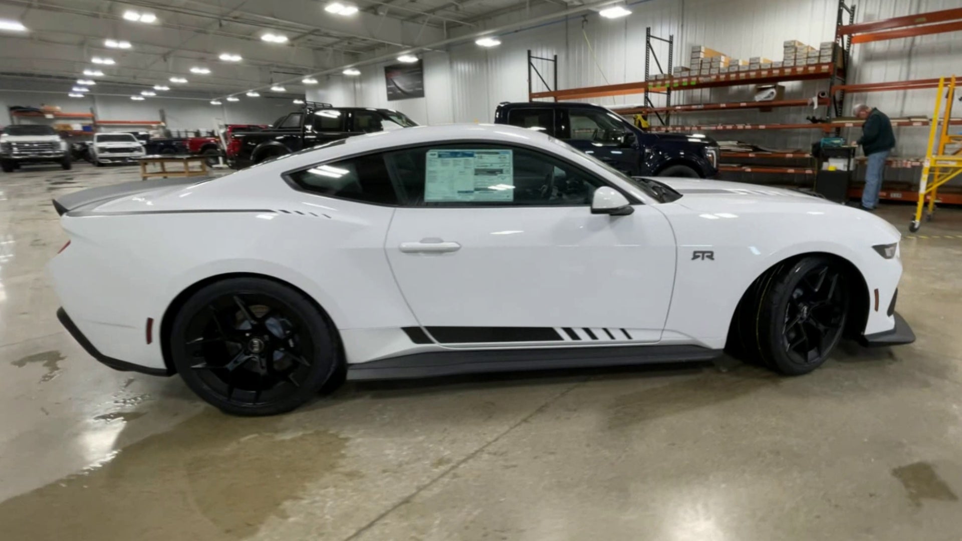 Vehicle Image 9