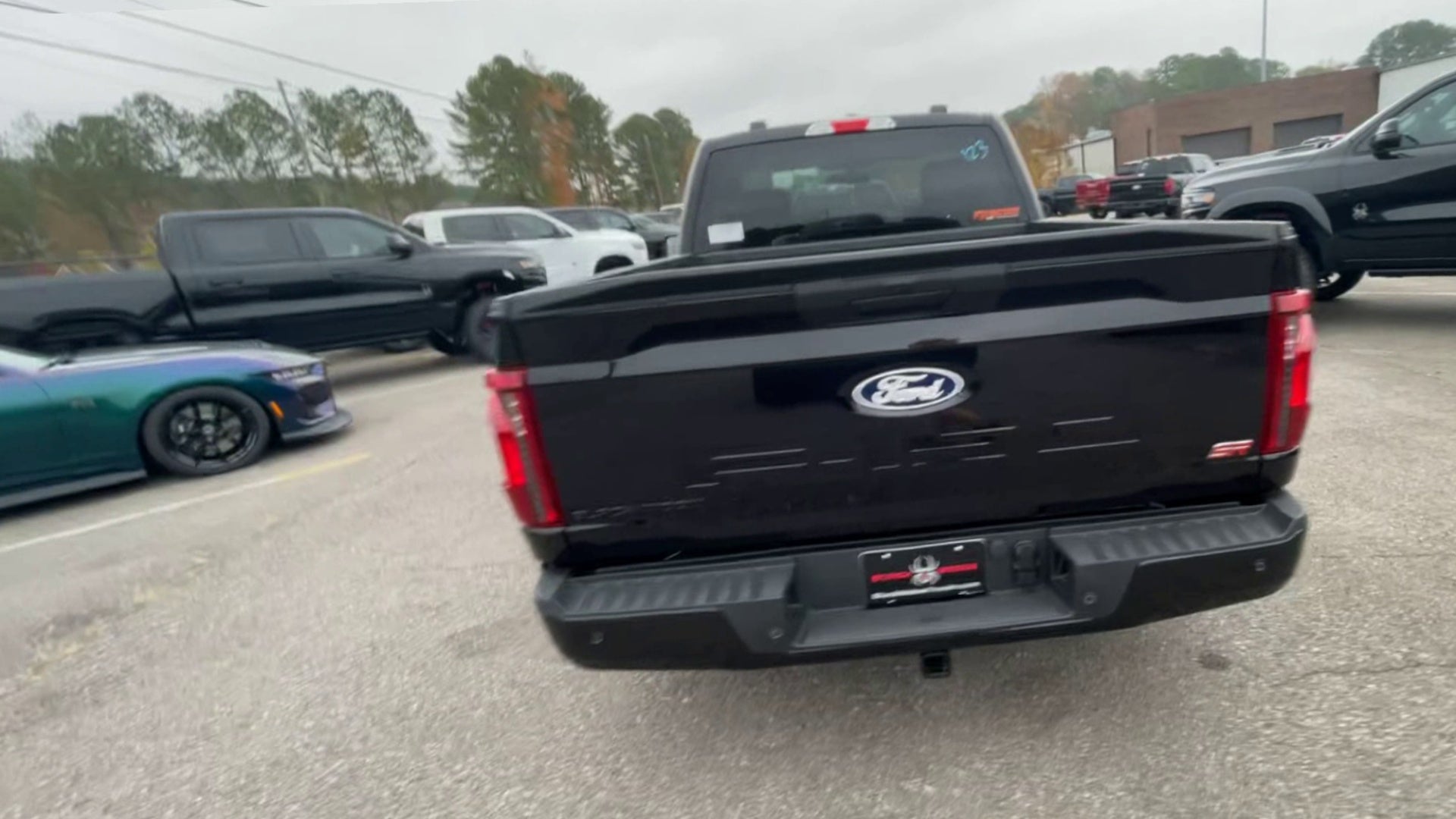 Vehicle Image 9