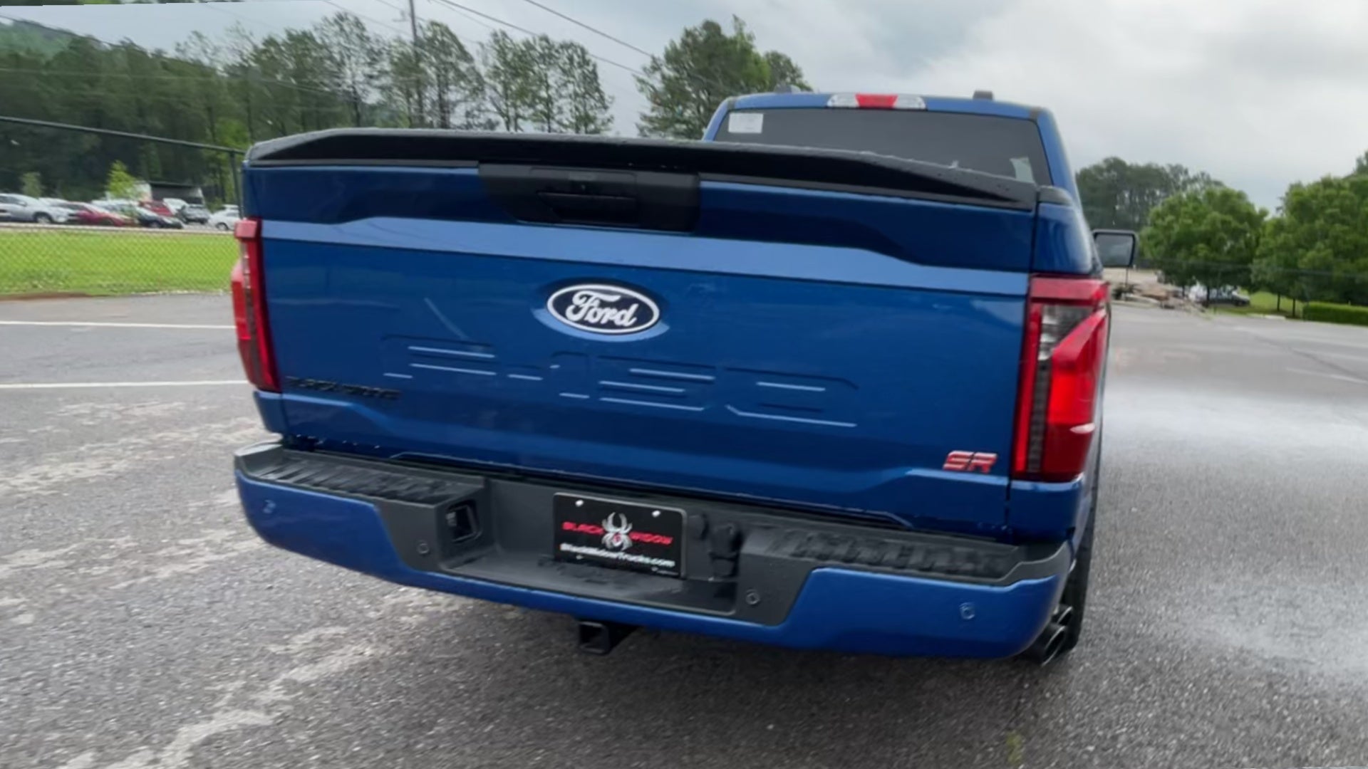 Vehicle Image 9
