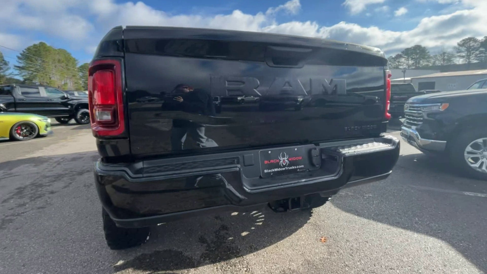 Vehicle Image 9