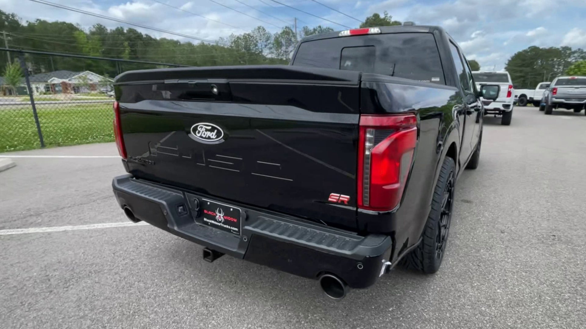 Vehicle Image 9