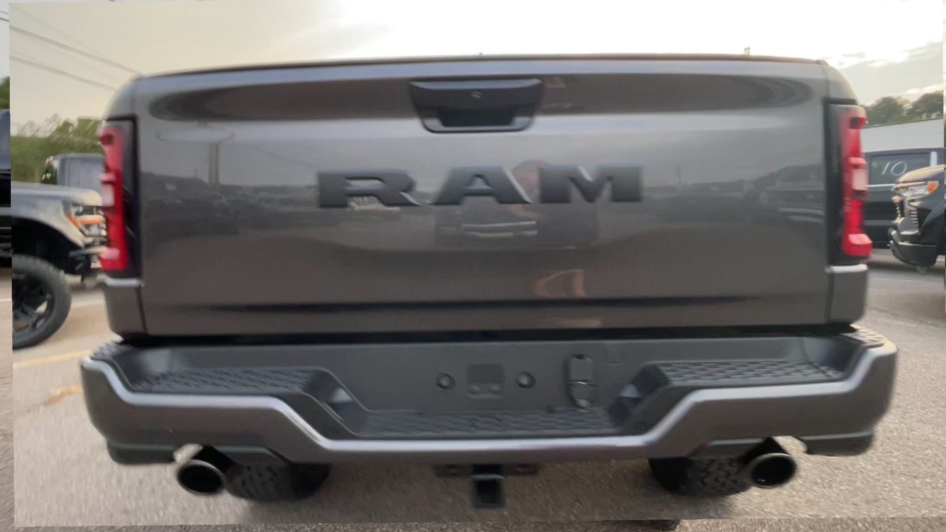 Vehicle Image 9