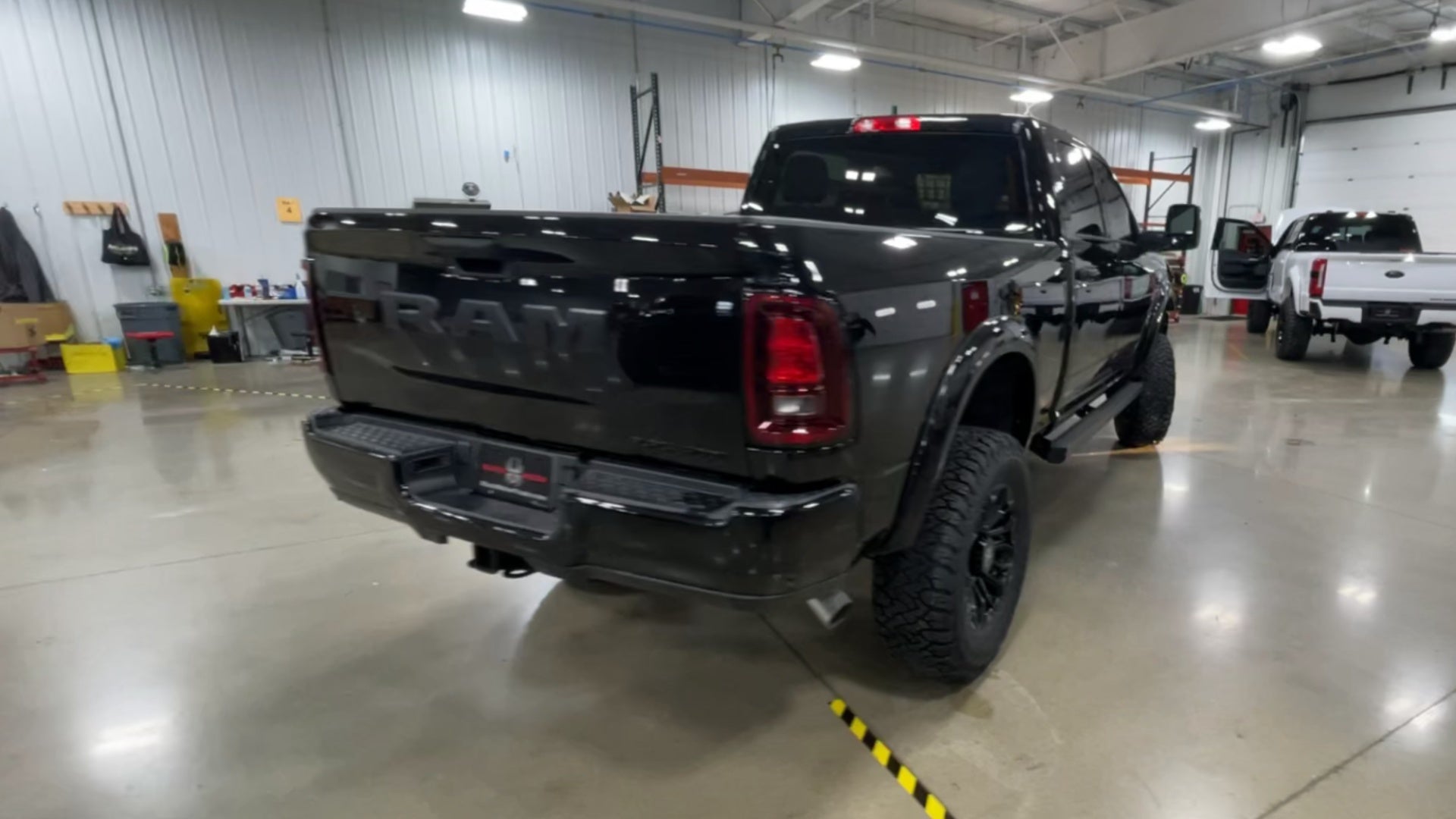 Vehicle Image 9