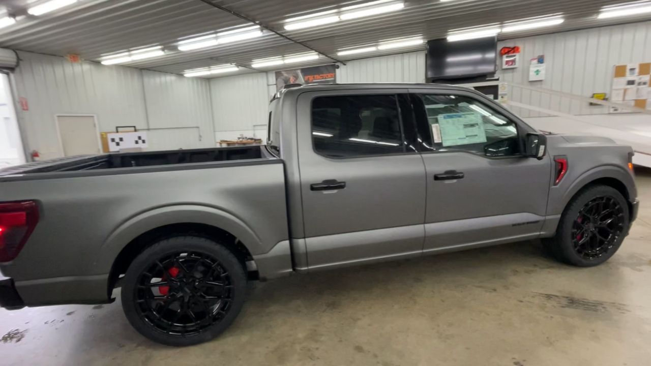 Vehicle Image 9