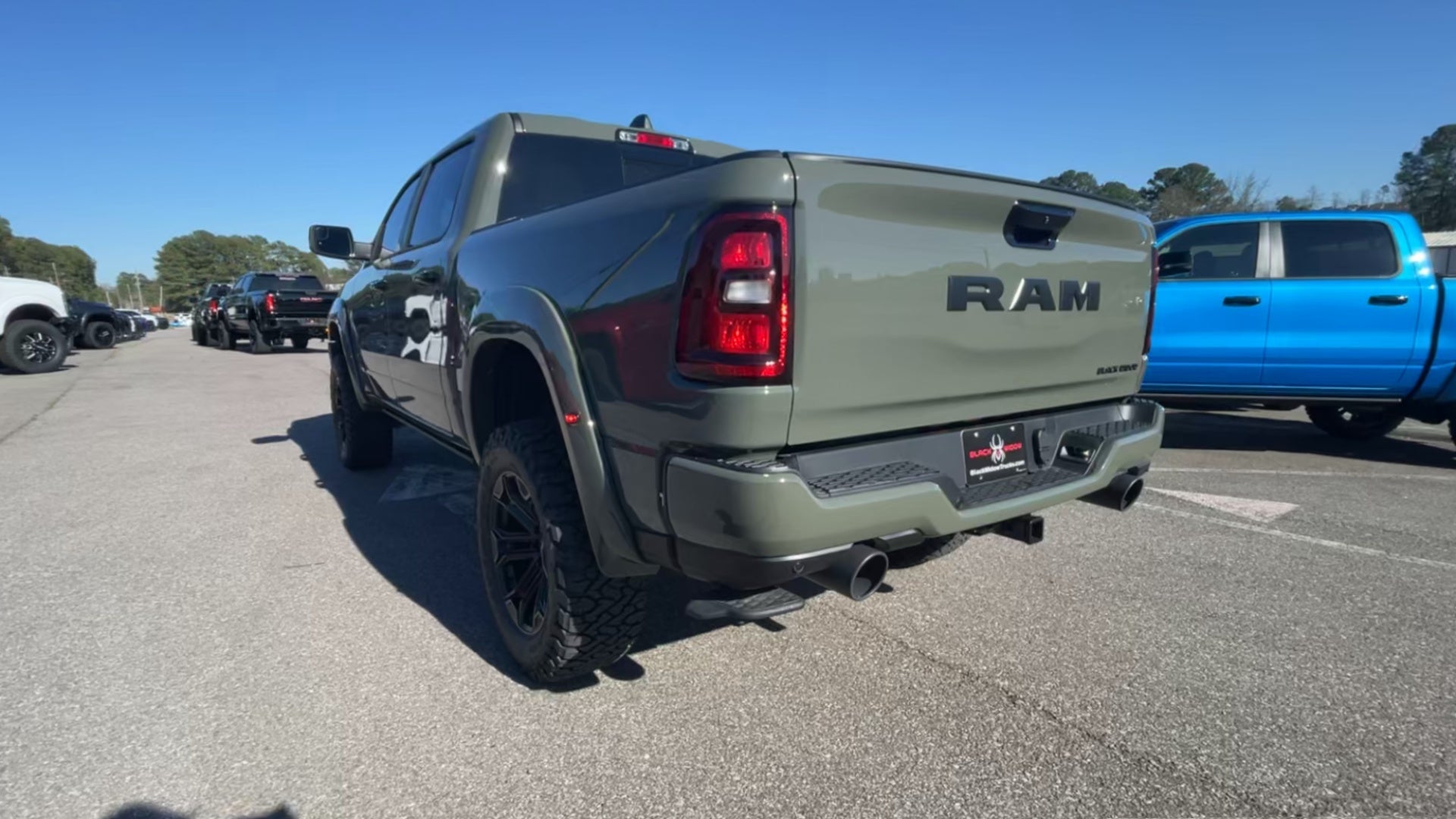 Vehicle Image 9