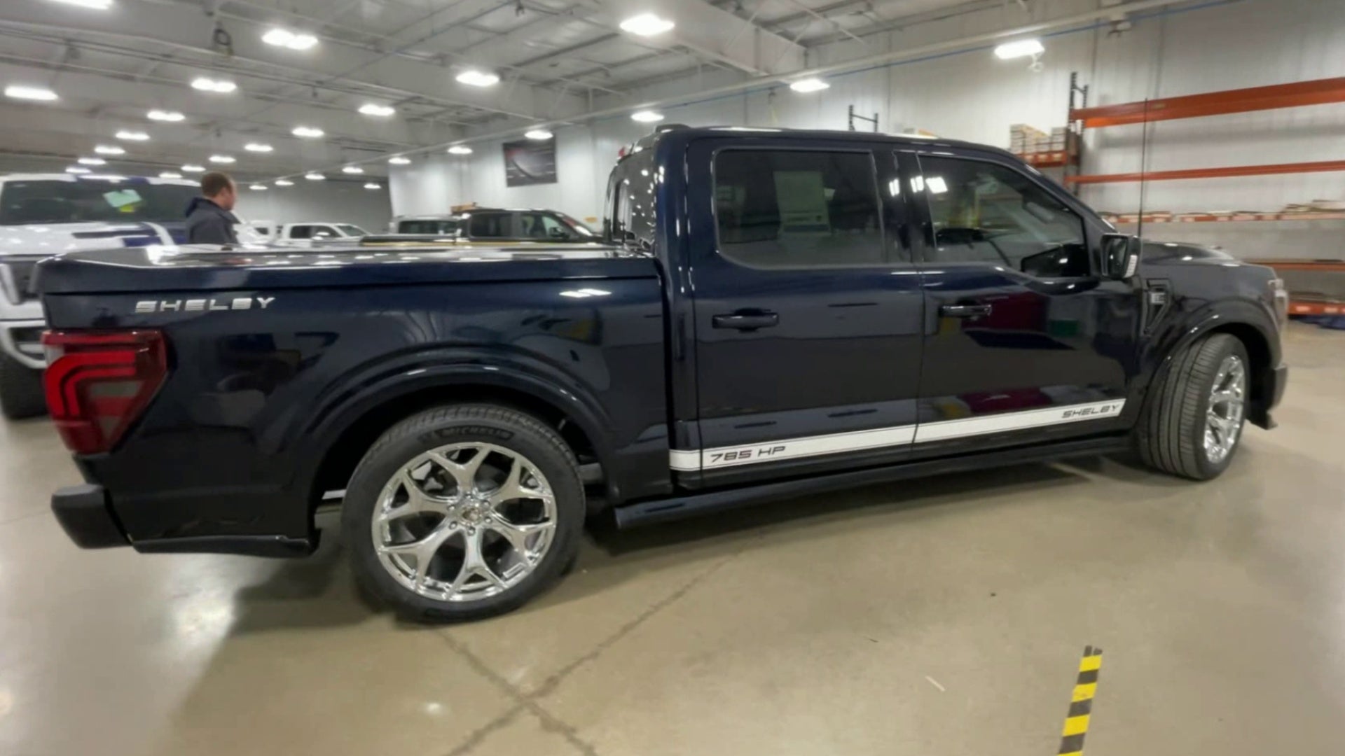 Vehicle Image 9