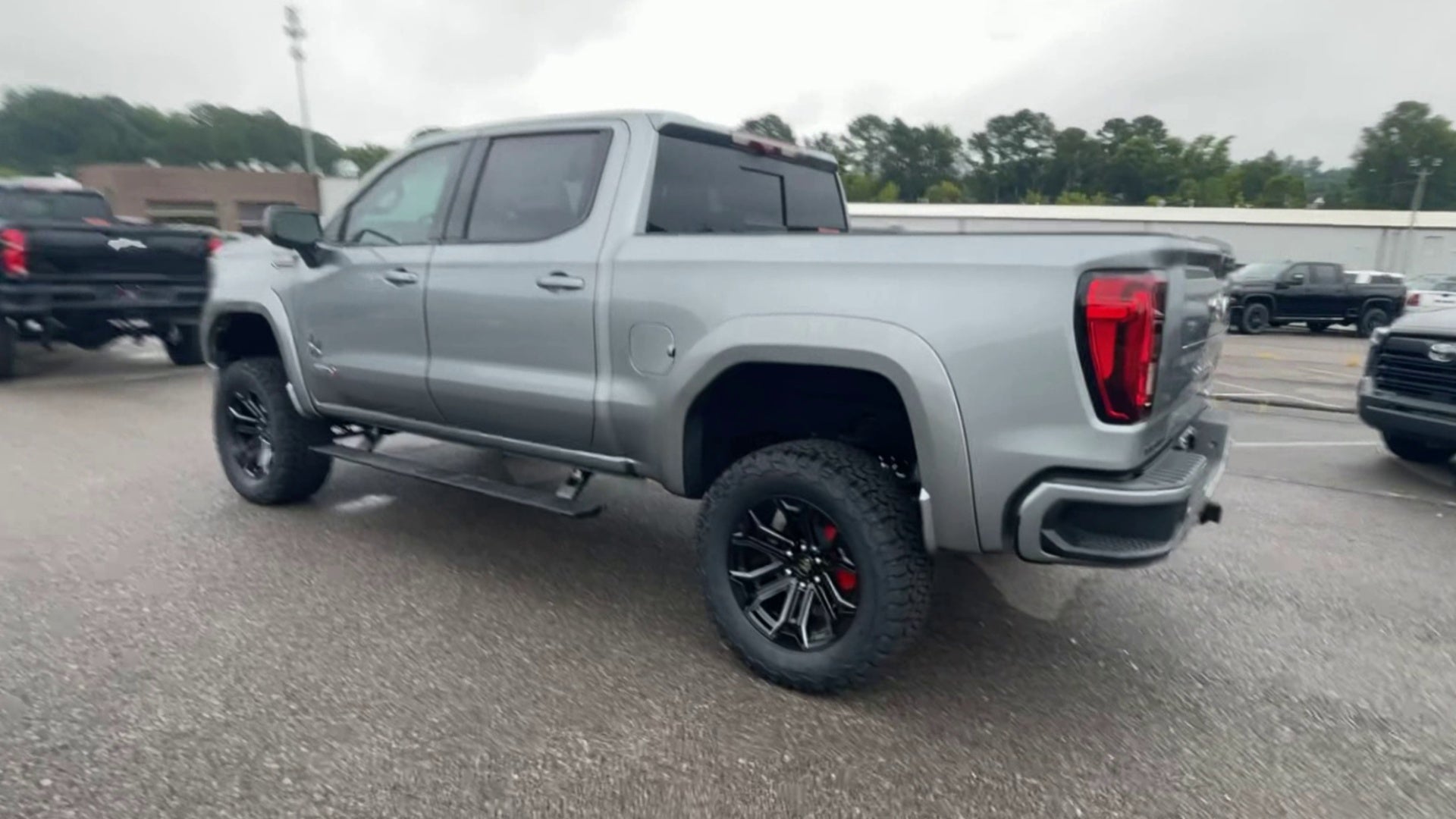 Vehicle Image 9