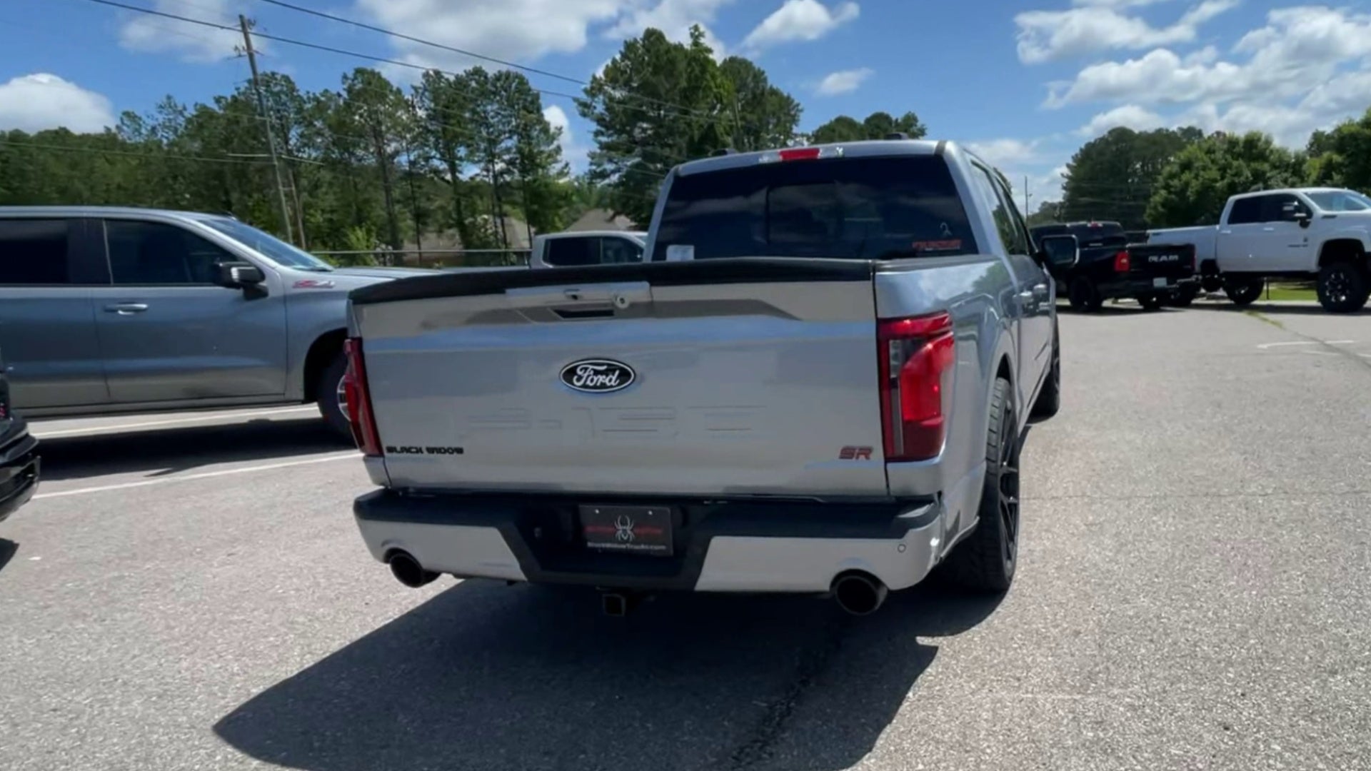 Vehicle Image 9