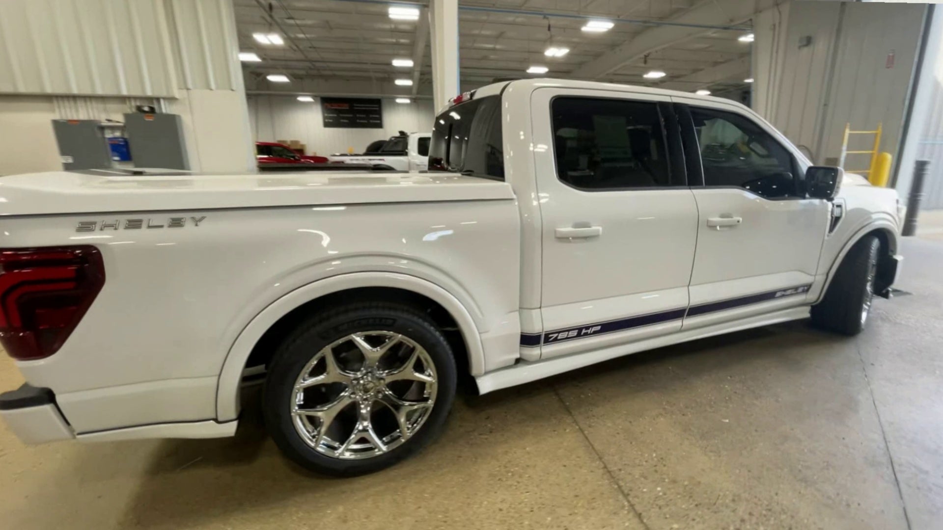 Vehicle Image 9