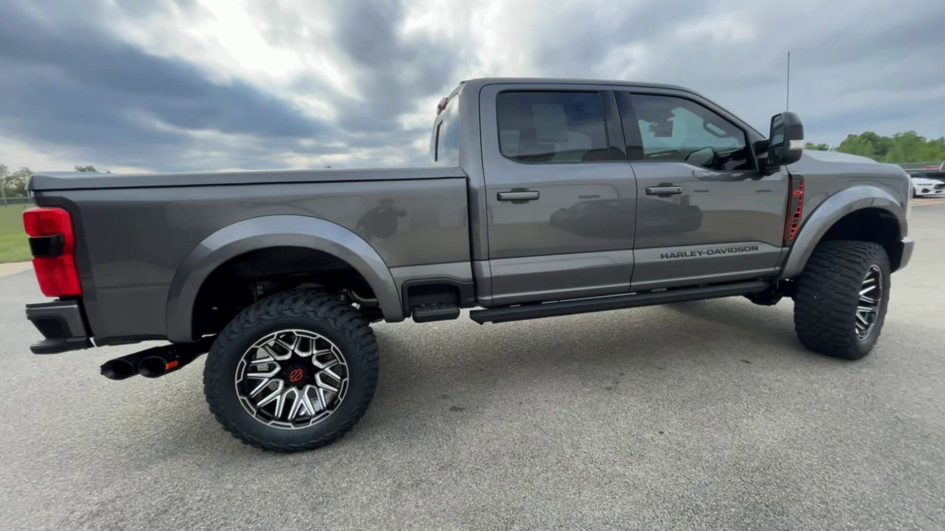 Vehicle Image 9
