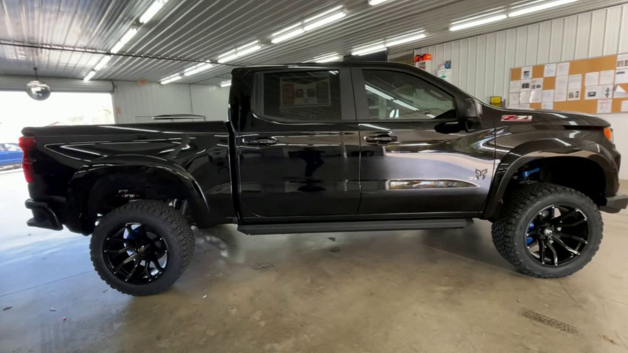 Vehicle Image 9