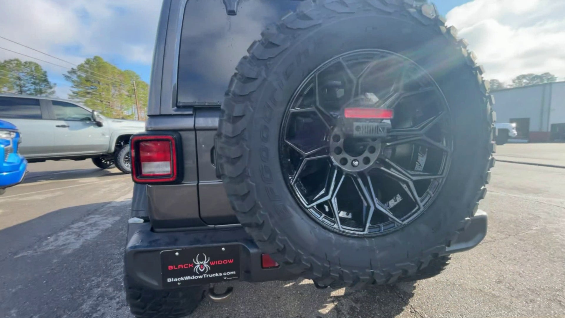 Vehicle Image 9