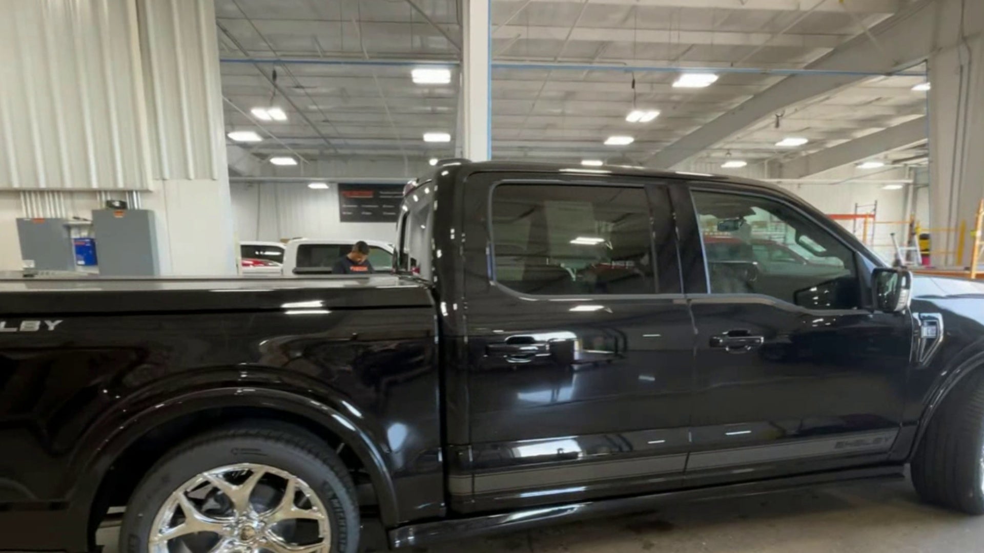 Vehicle Image 9