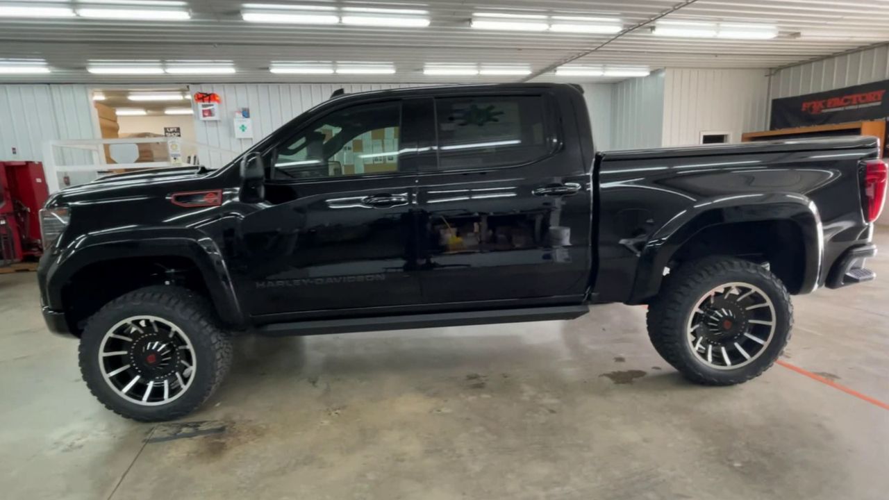 Vehicle Image 9