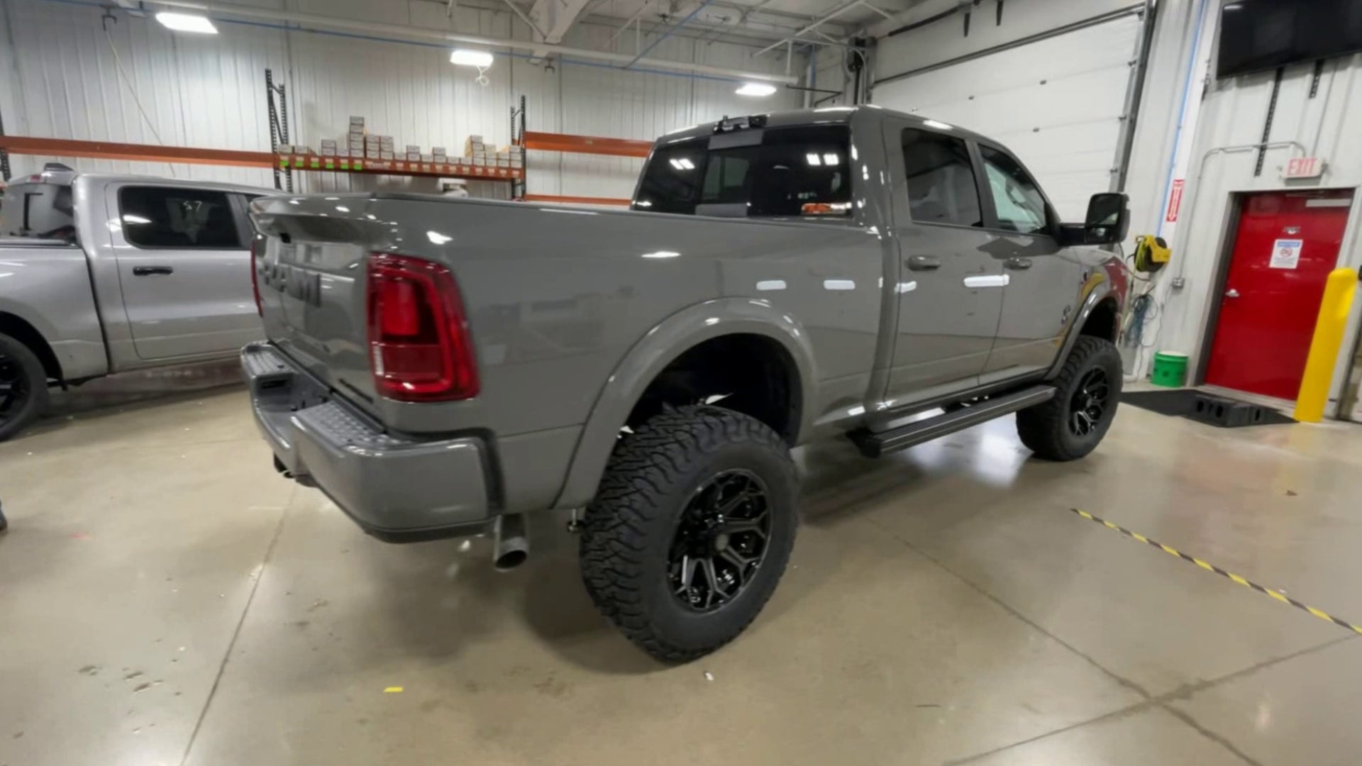 Vehicle Image 9