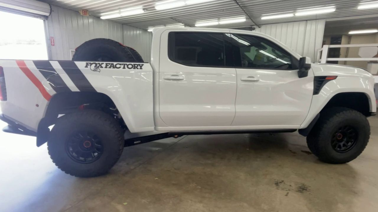 Vehicle Image 9