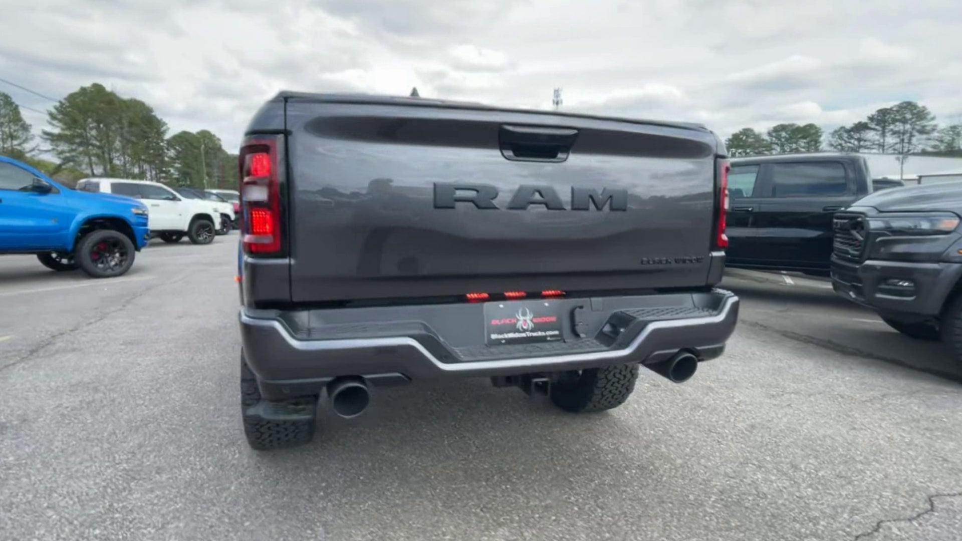 Vehicle Image 9