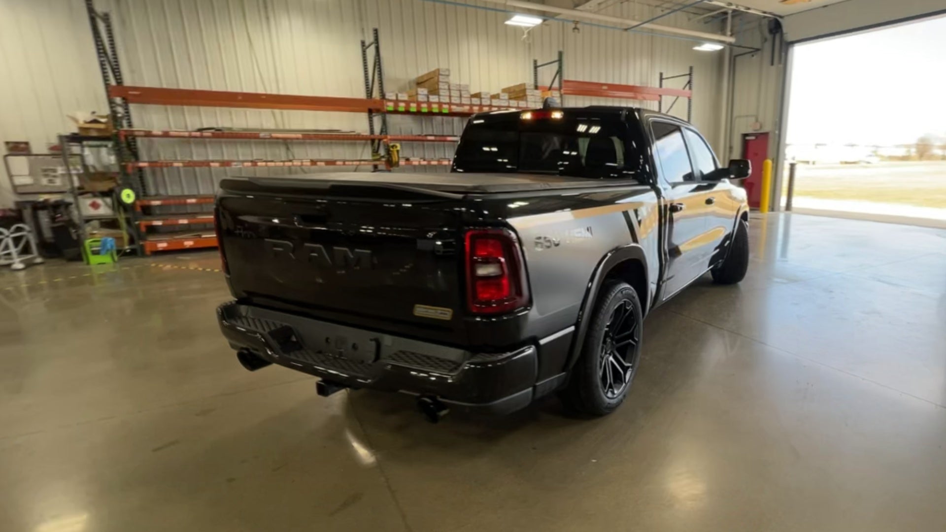 Vehicle Image 9