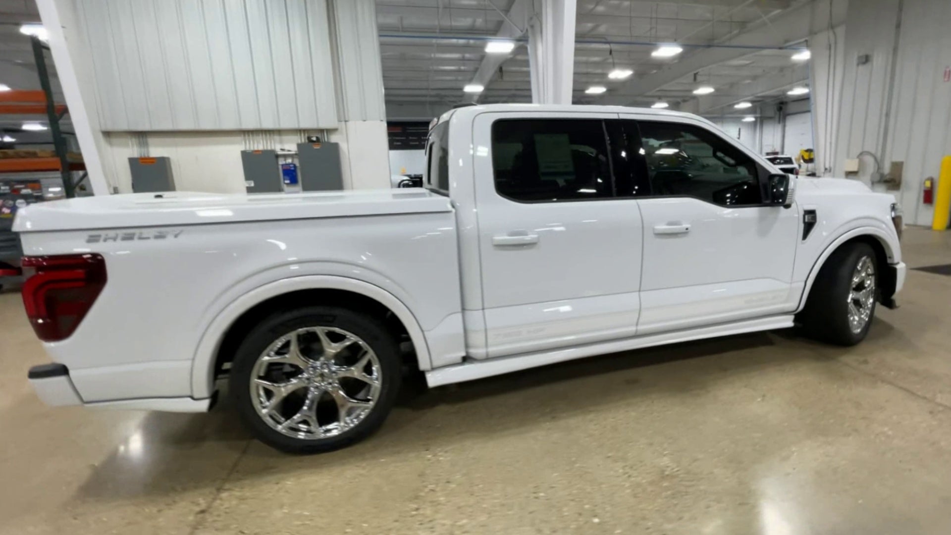 Vehicle Image 9