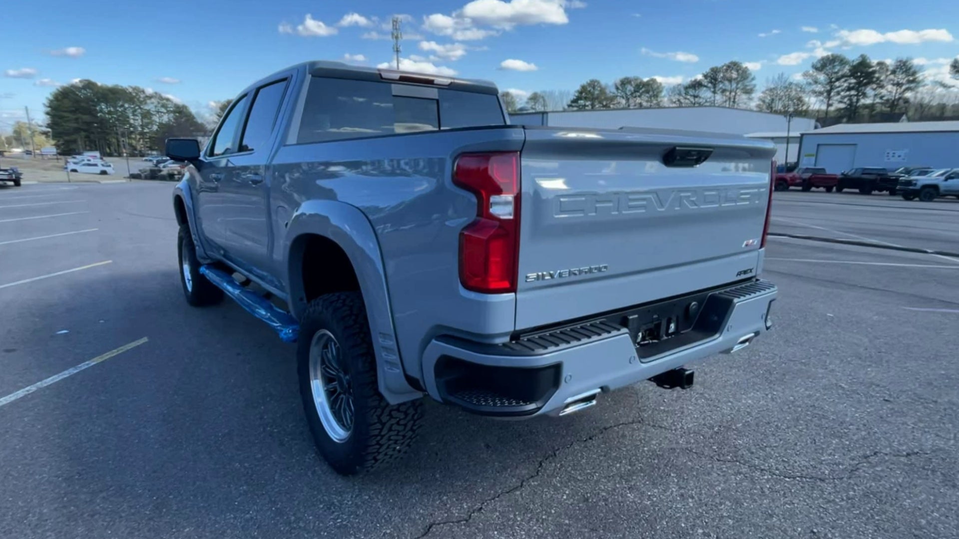 Vehicle Image 9