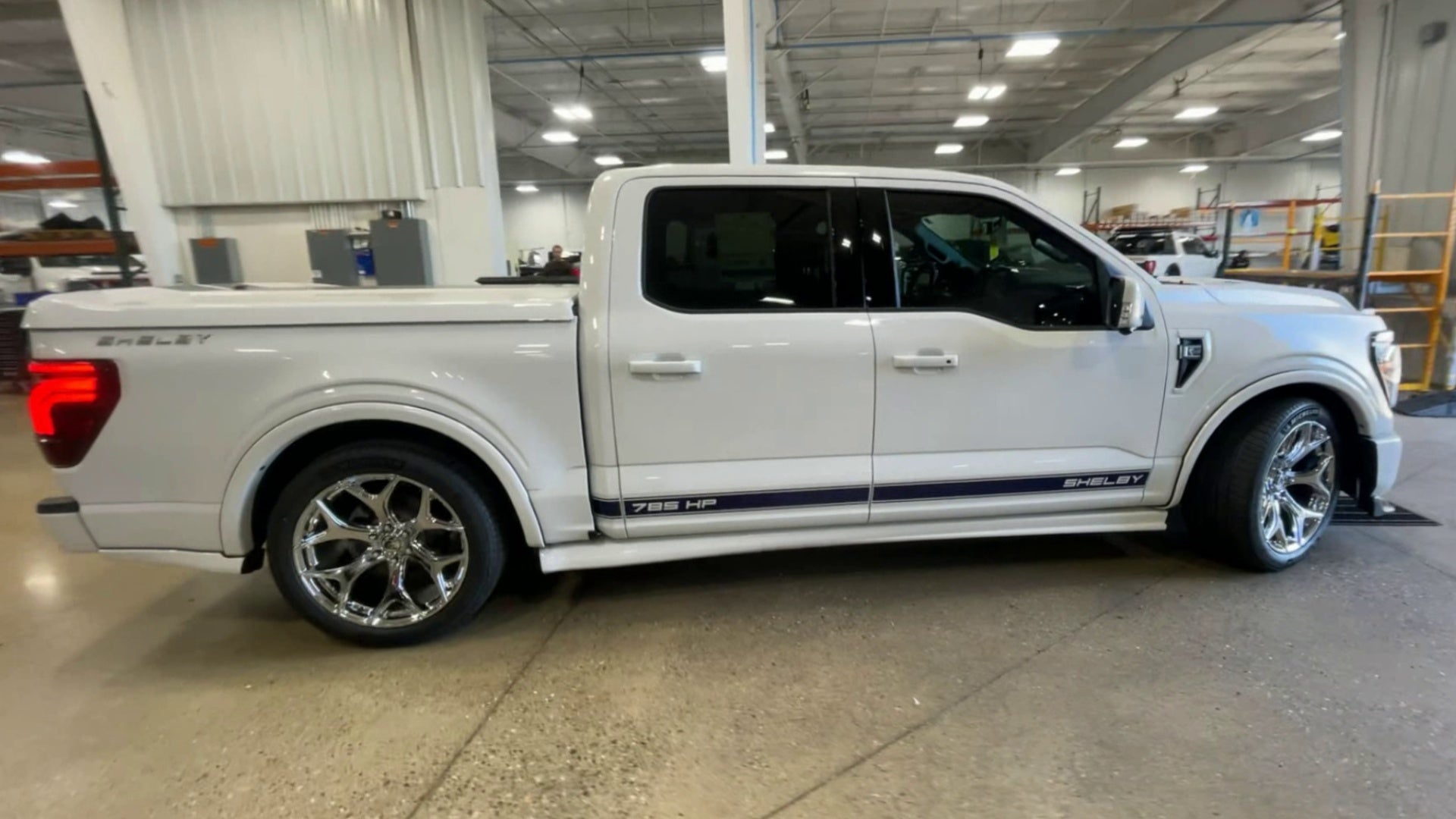 Vehicle Image 9