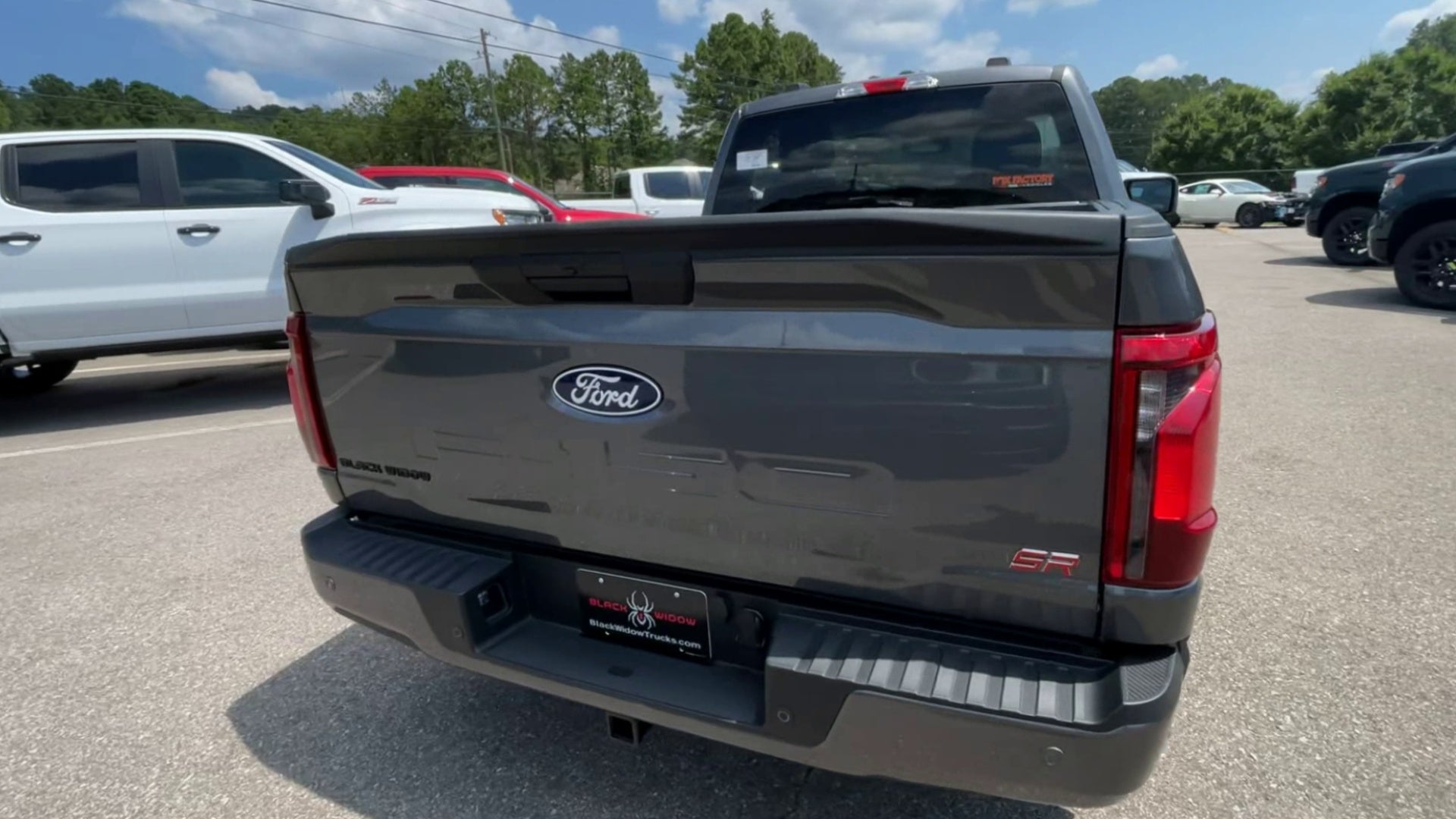 Vehicle Image 9