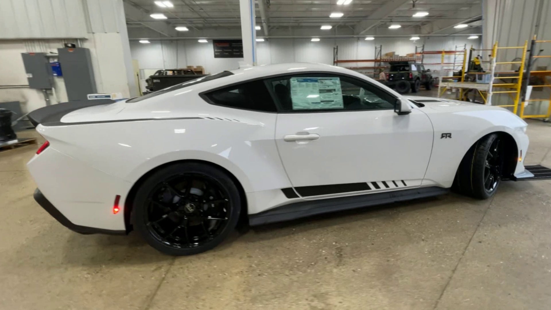 Vehicle Image 9