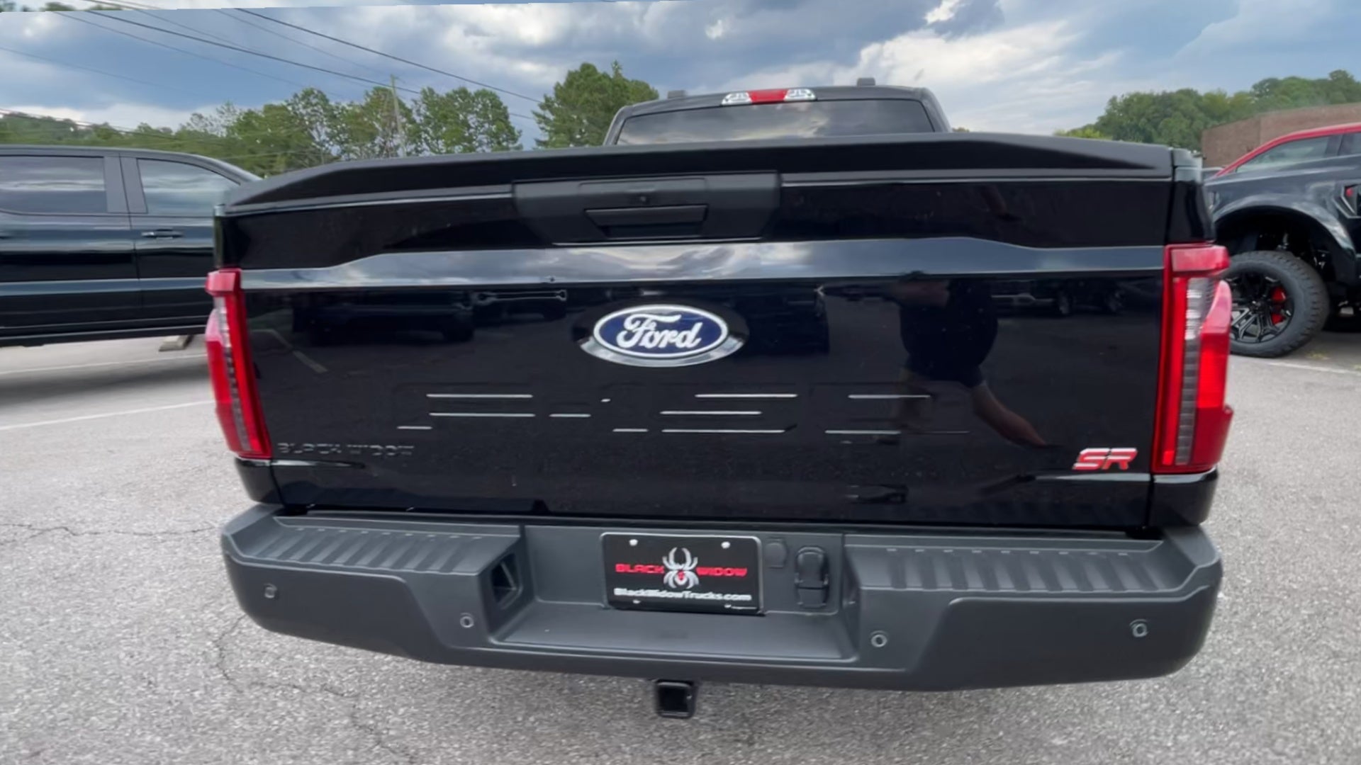 Vehicle Image 9