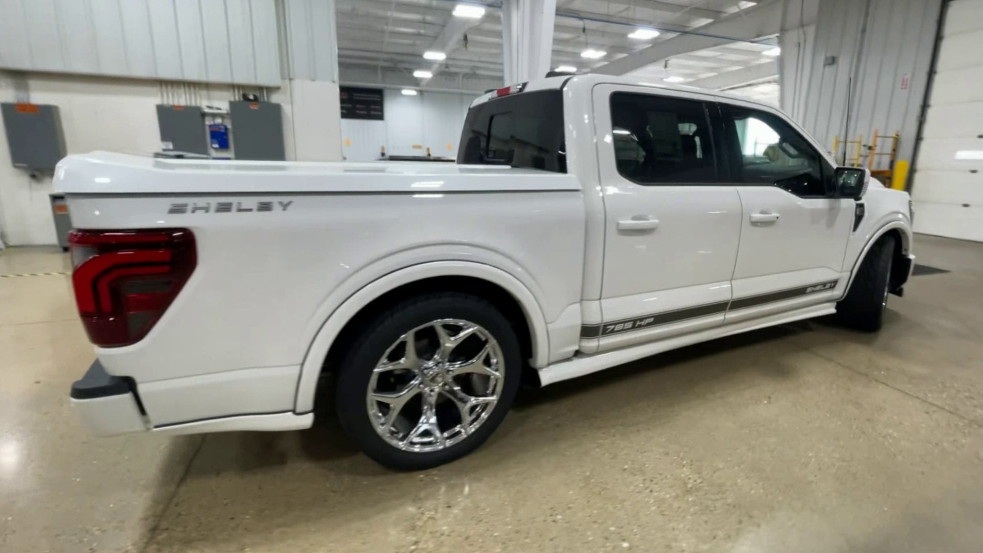 Vehicle Image 9