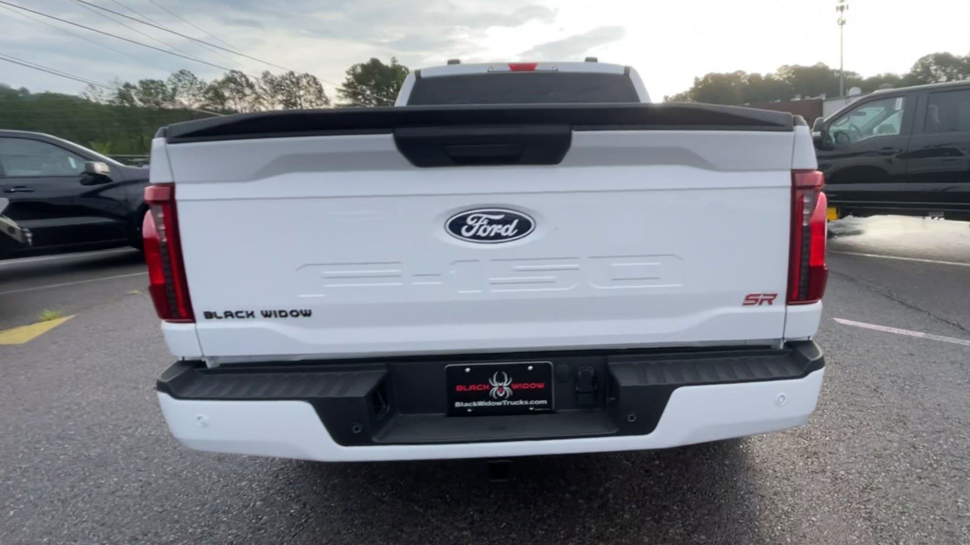Vehicle Image 9