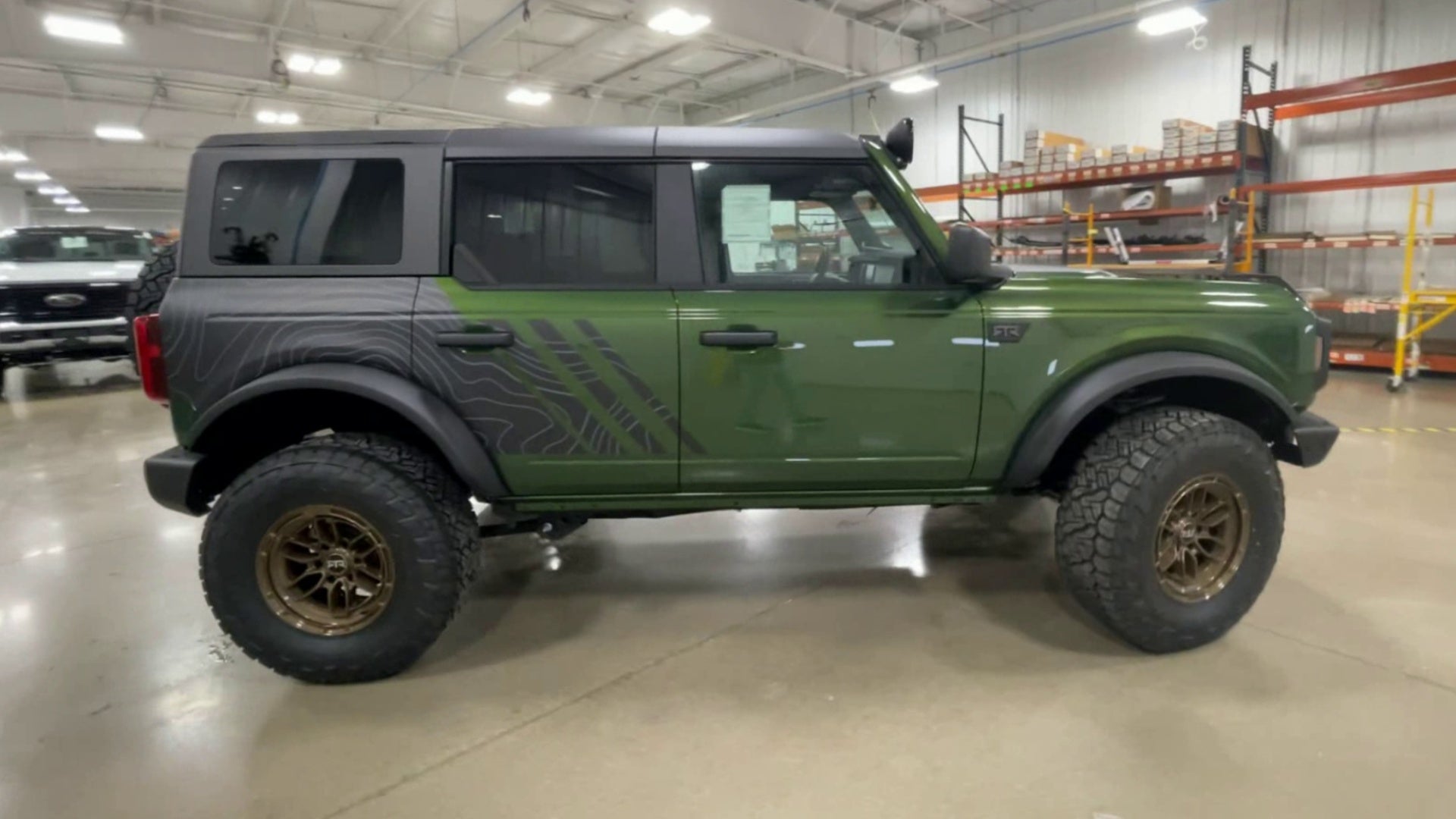 Vehicle Image 9