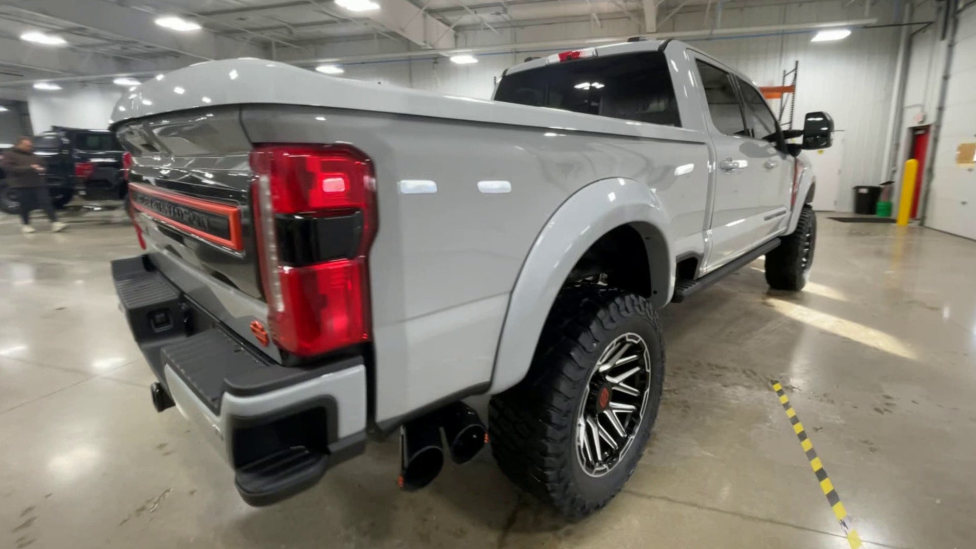 Vehicle Image 9