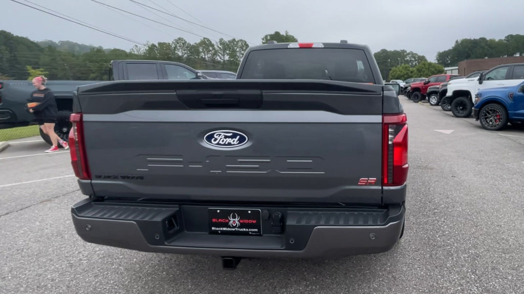 Vehicle Image 9