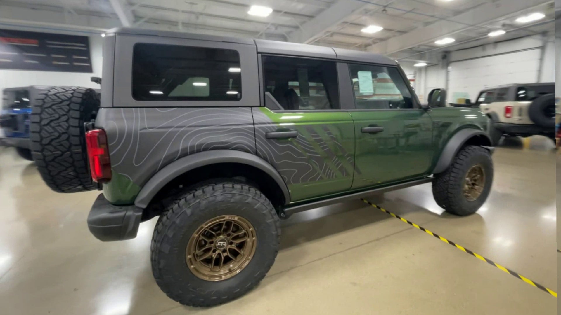 Vehicle Image 9