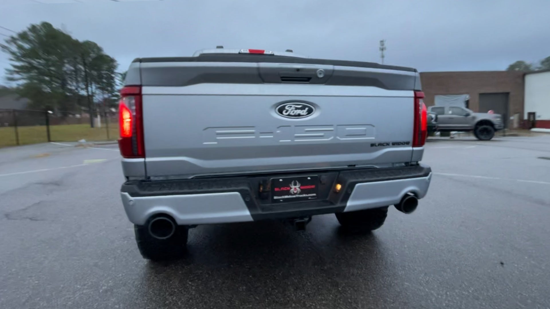 Vehicle Image 9
